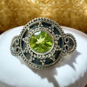 Sterling Silver Peridot Ring (9.5)